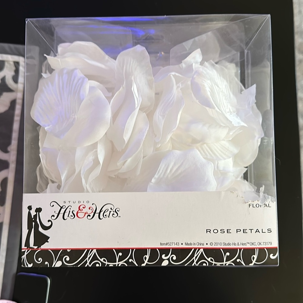 White rose petals